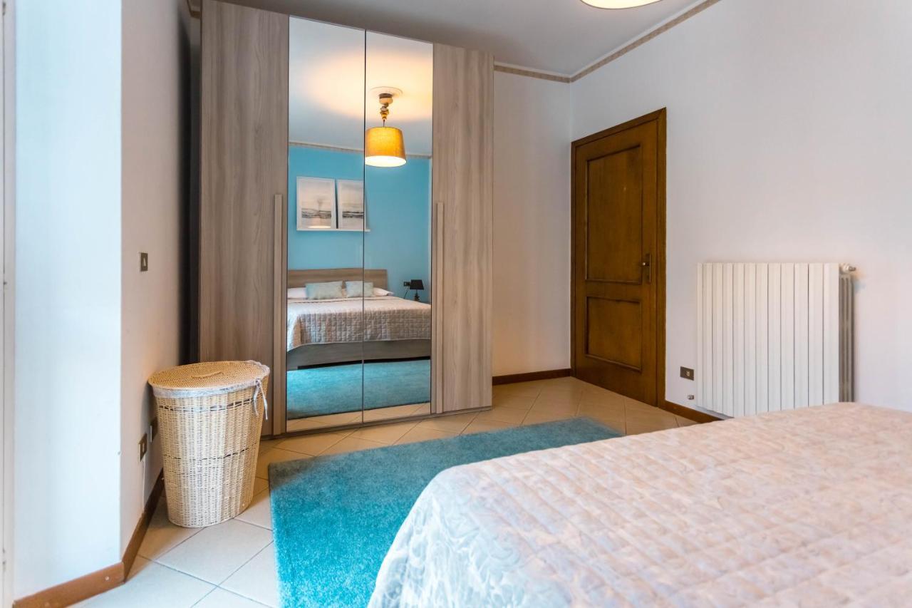 Porto Azzurro Apartment Βαρένα Εξωτερικό φωτογραφία