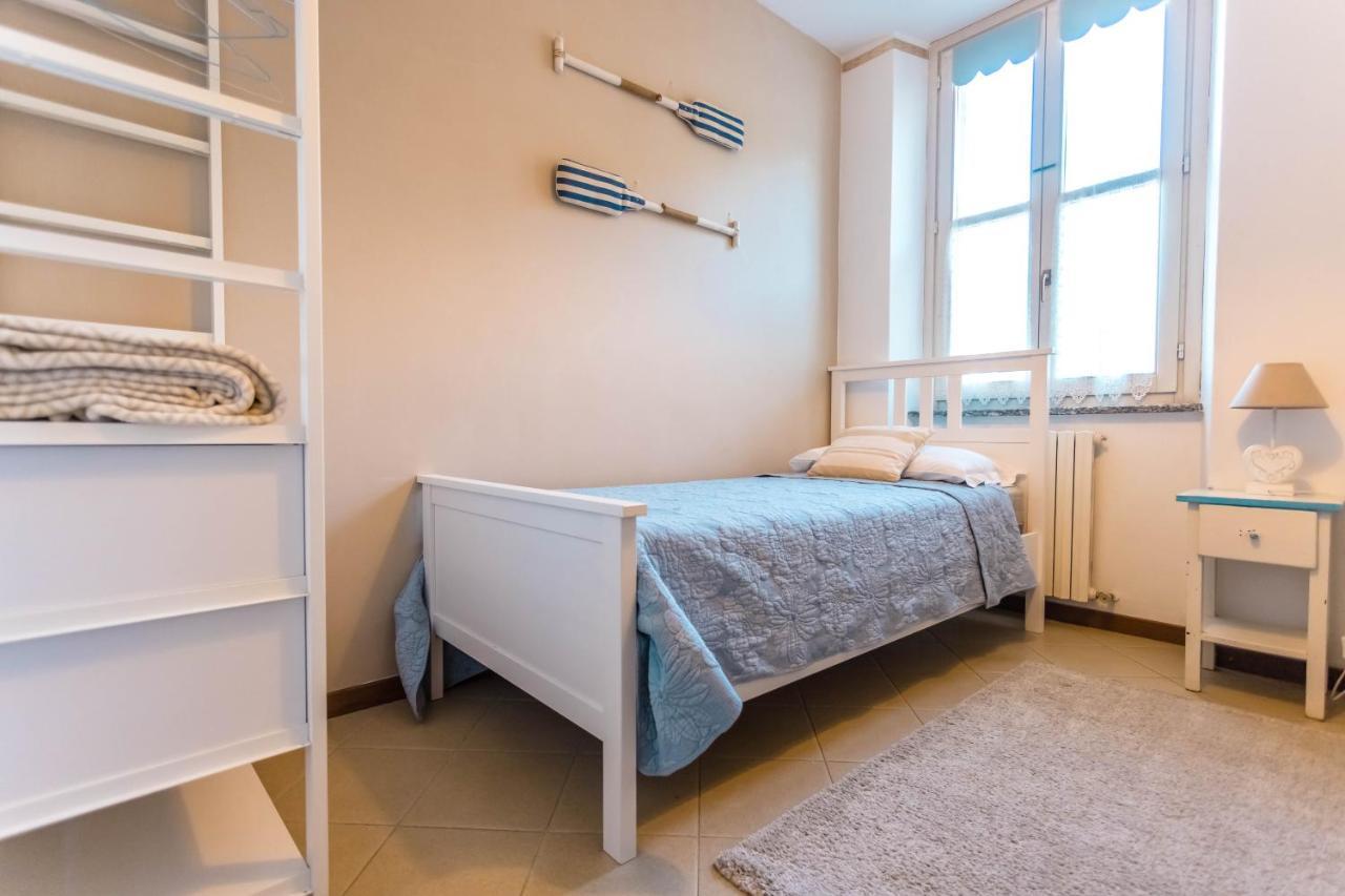 Porto Azzurro Apartment Βαρένα Εξωτερικό φωτογραφία