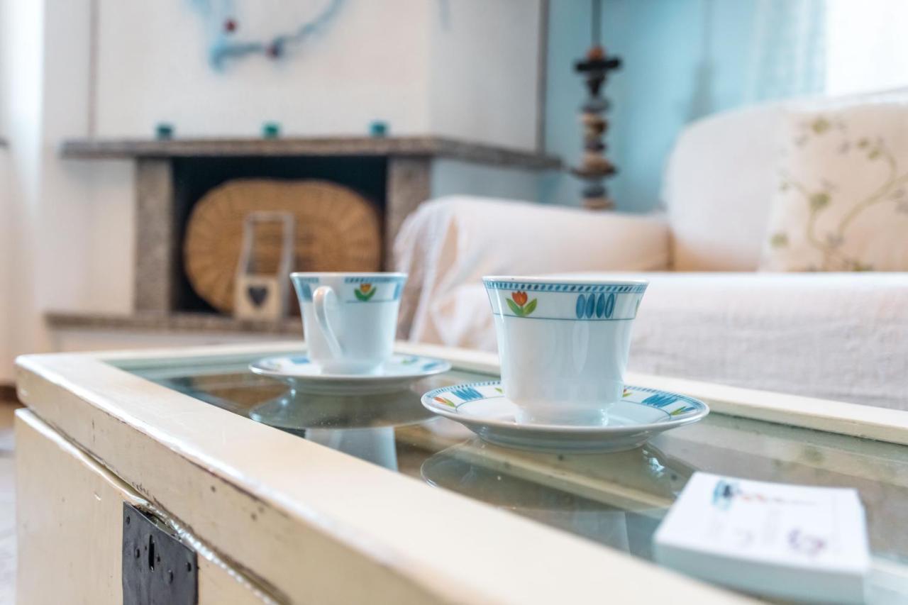 Porto Azzurro Apartment Βαρένα Εξωτερικό φωτογραφία