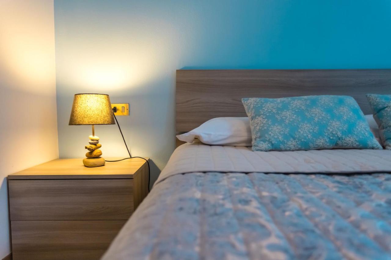 Porto Azzurro Apartment Βαρένα Εξωτερικό φωτογραφία