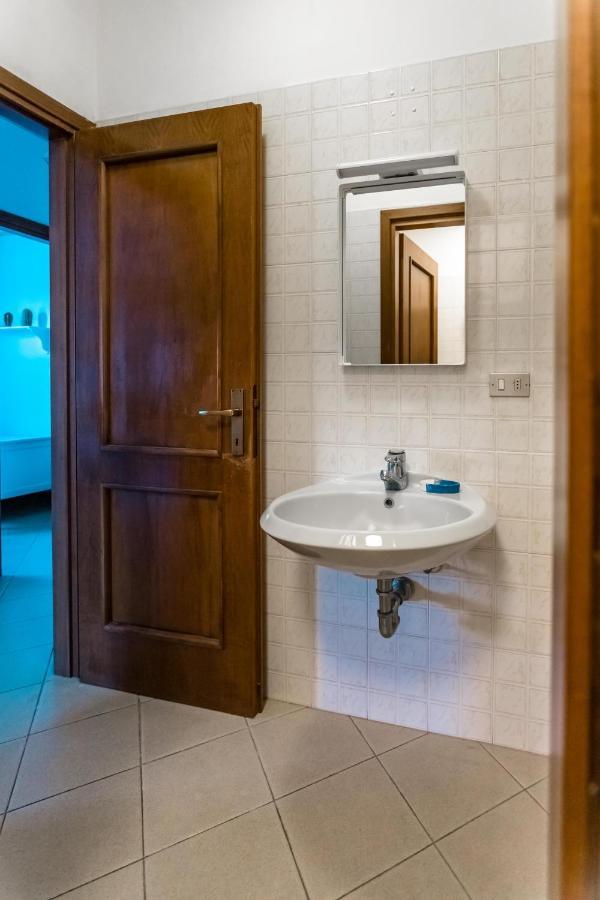 Porto Azzurro Apartment Βαρένα Εξωτερικό φωτογραφία