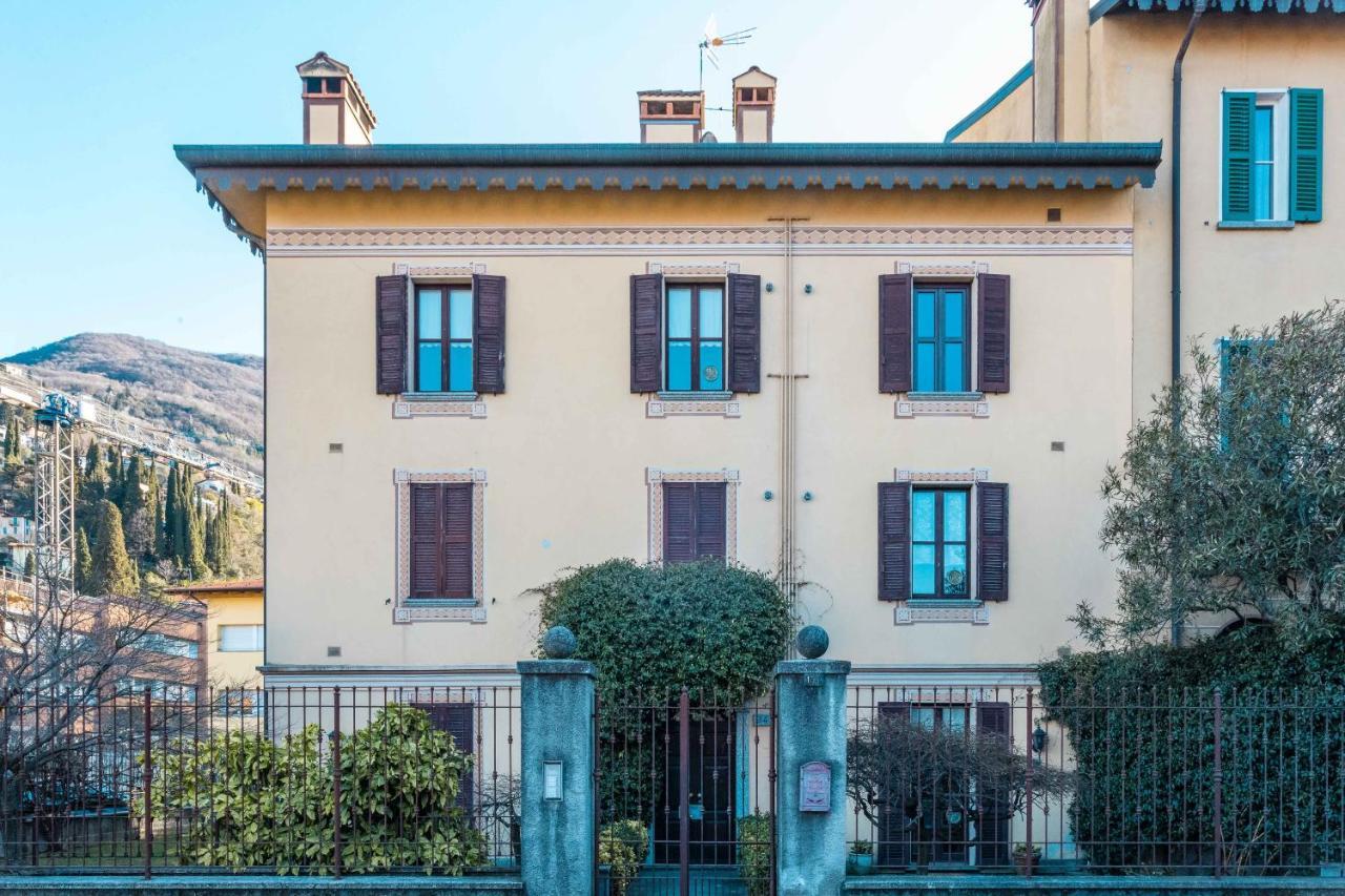 Porto Azzurro Apartment Βαρένα Εξωτερικό φωτογραφία