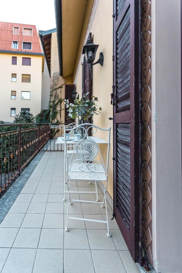 Porto Azzurro Apartment Βαρένα Εξωτερικό φωτογραφία