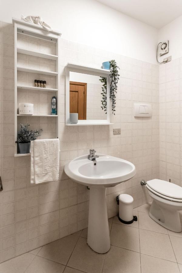 Porto Azzurro Apartment Βαρένα Εξωτερικό φωτογραφία